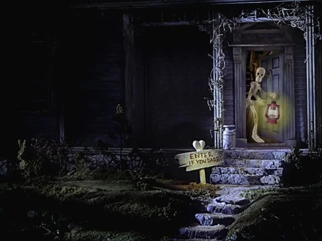 https://media.imgcdn.org/repo/2023/09/i-spy-spooky-mansion-deluxe/6512a329e8530-i-spy-spooky-mansion-deluxe-screenshot2.webp